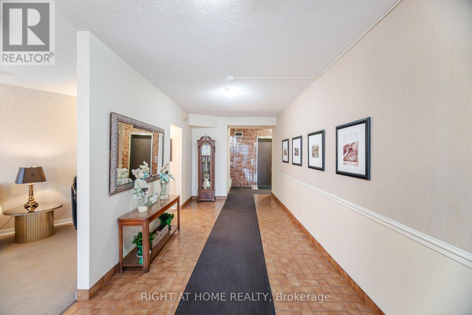 201 - 166 Mountain Park Avenue, Hamilton, Ontario L8V 1A1 - Photo 25 - X12991790