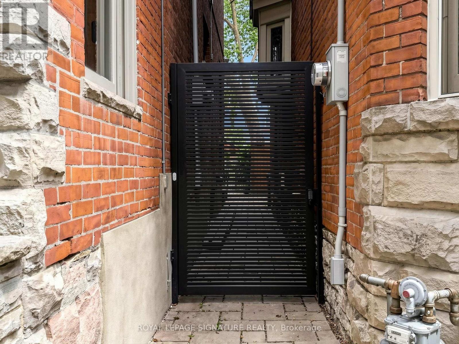 Lower - 75 Brunswick Avenue, Toronto, Ontario  M5S 2L8 - Photo 20 - C13650556