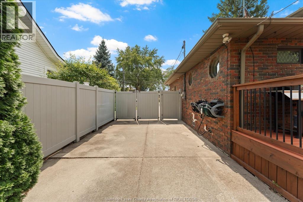 4060 Kennedy Drive, Windsor, Ontario  N9G 1X8 - Photo 38 - 26019193