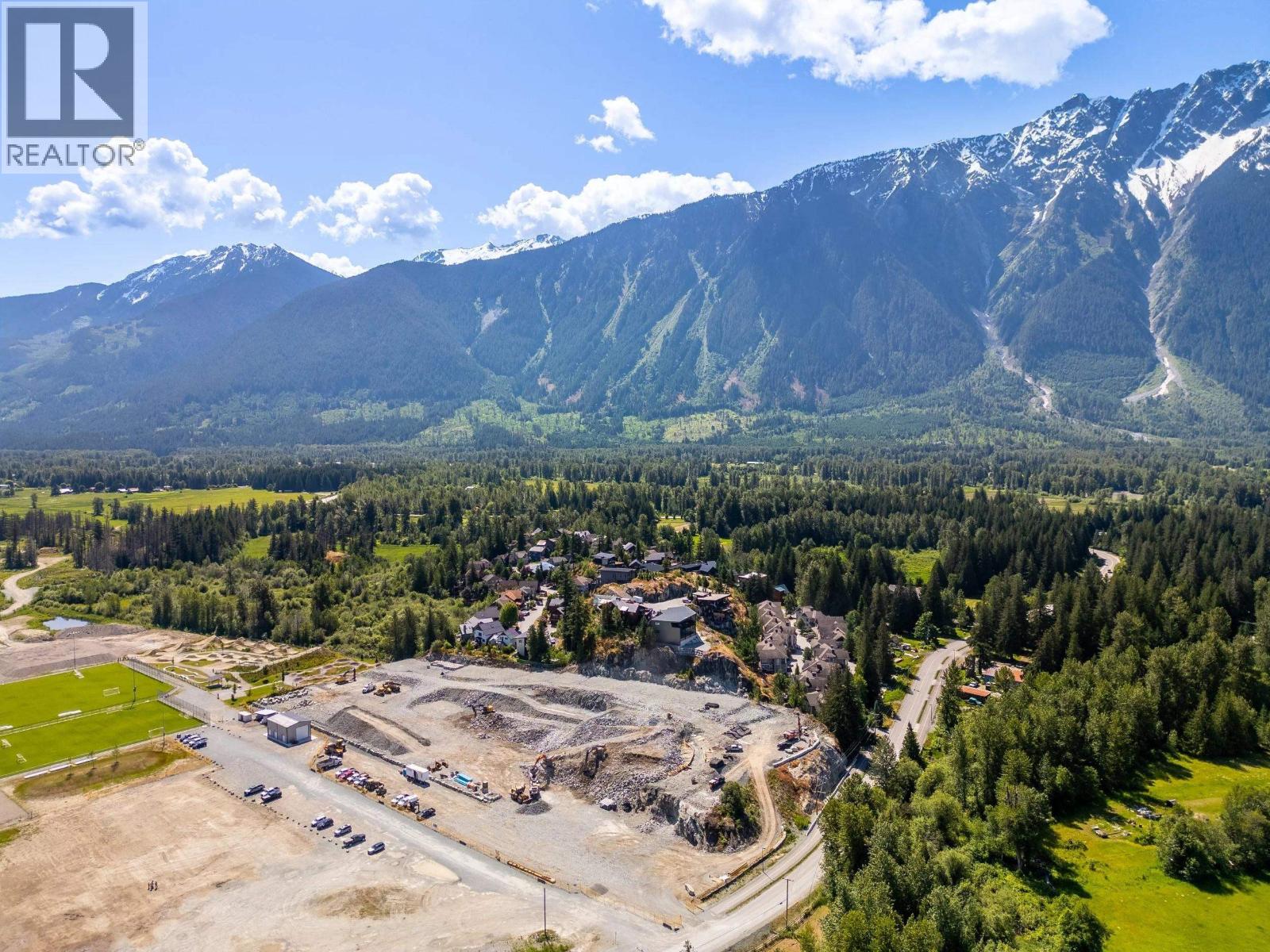7232 Vistas Drive, Pemberton, British Columbia  V0N 2L0 - Photo 2 - R3153350