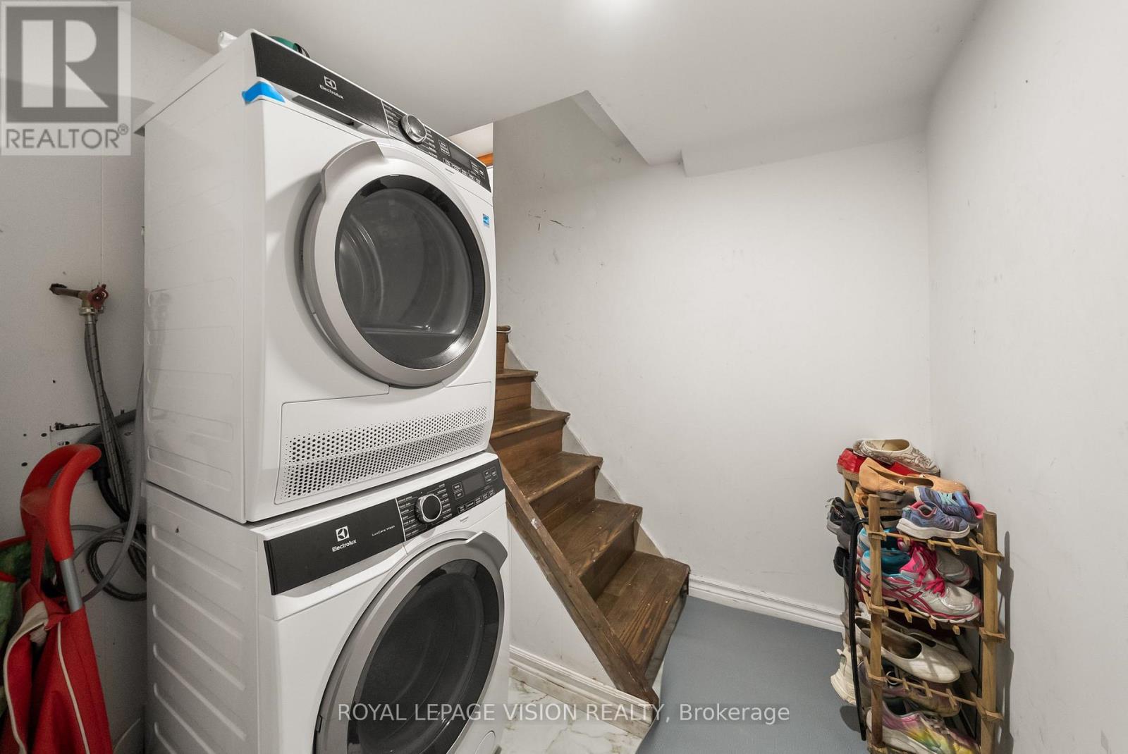 27 Eastville Avenue, Toronto, Ontario  M1M 2N6 - Photo 18 - E13650420