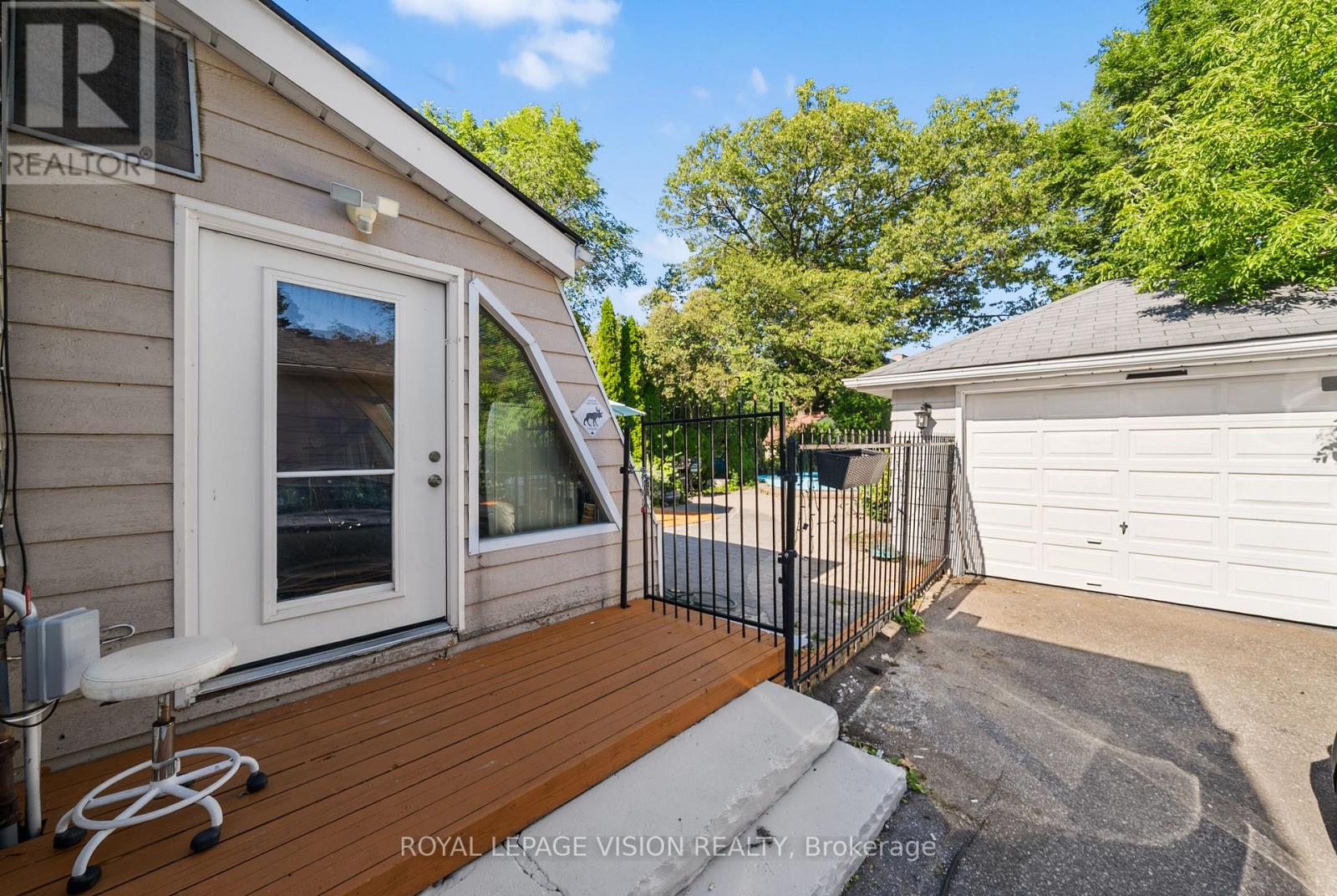27 Eastville Avenue, Toronto, Ontario  M1M 2N6 - Photo 25 - E13650420