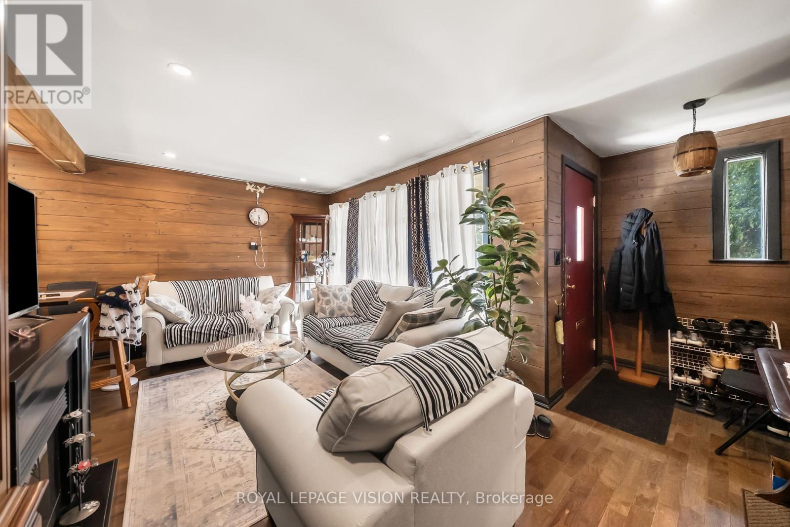 27 Eastville Avenue, Toronto, Ontario  M1M 2N6 - Photo 7 - E13650420