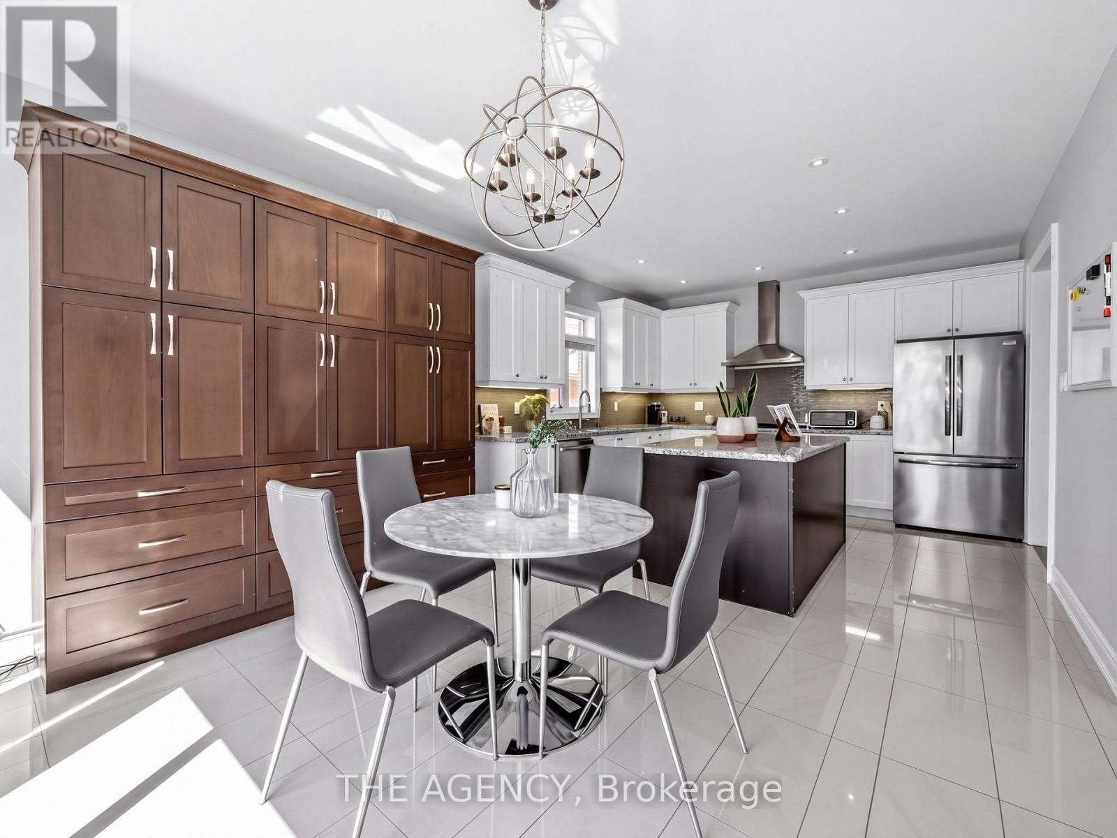 576 Oakwood Drive, Pickering, Ontario  L1W 2W7 - Photo 15 - E13650454