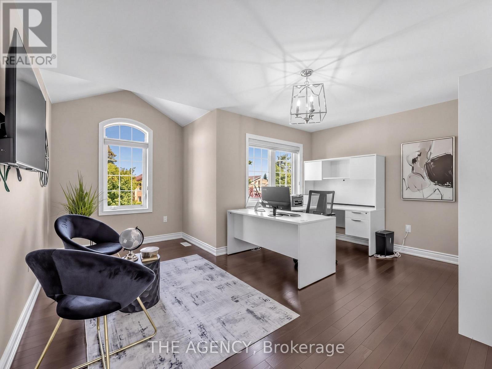 576 Oakwood Drive, Pickering, Ontario  L1W 2W7 - Photo 17 - E13650454