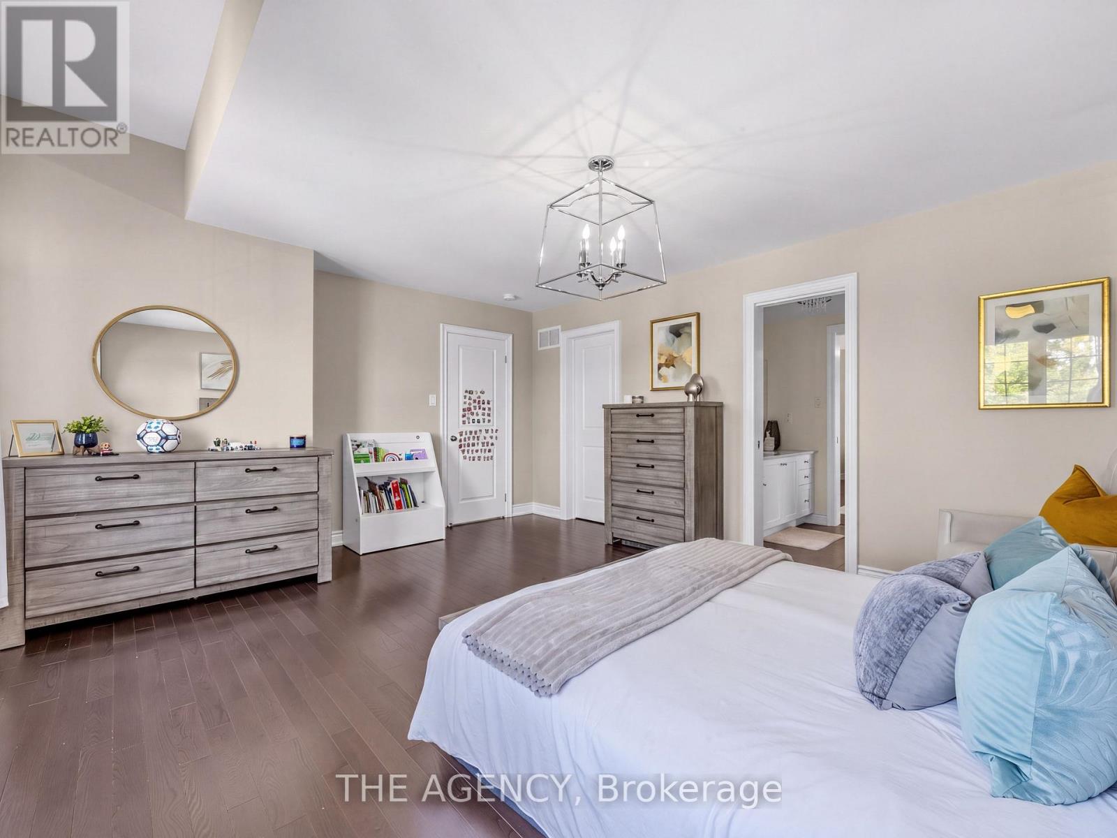 576 Oakwood Drive, Pickering, Ontario  L1W 2W7 - Photo 23 - E13650454
