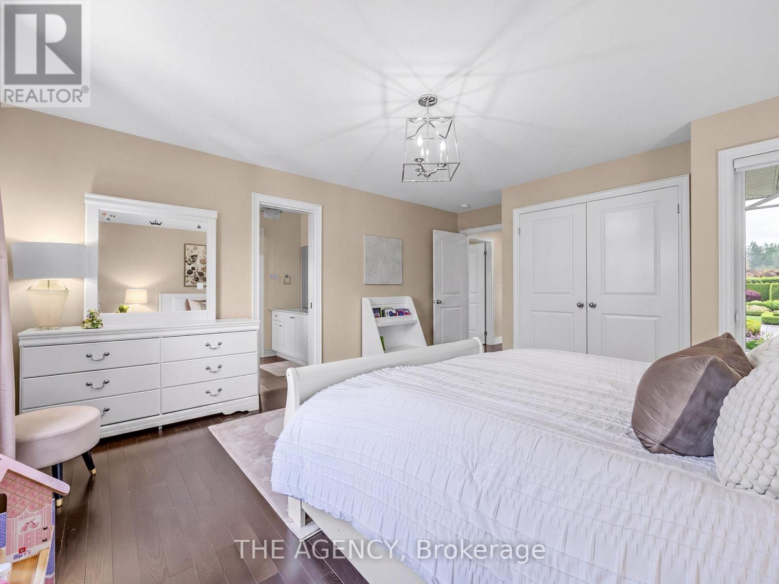 576 Oakwood Drive, Pickering, Ontario  L1W 2W7 - Photo 24 - E13650454