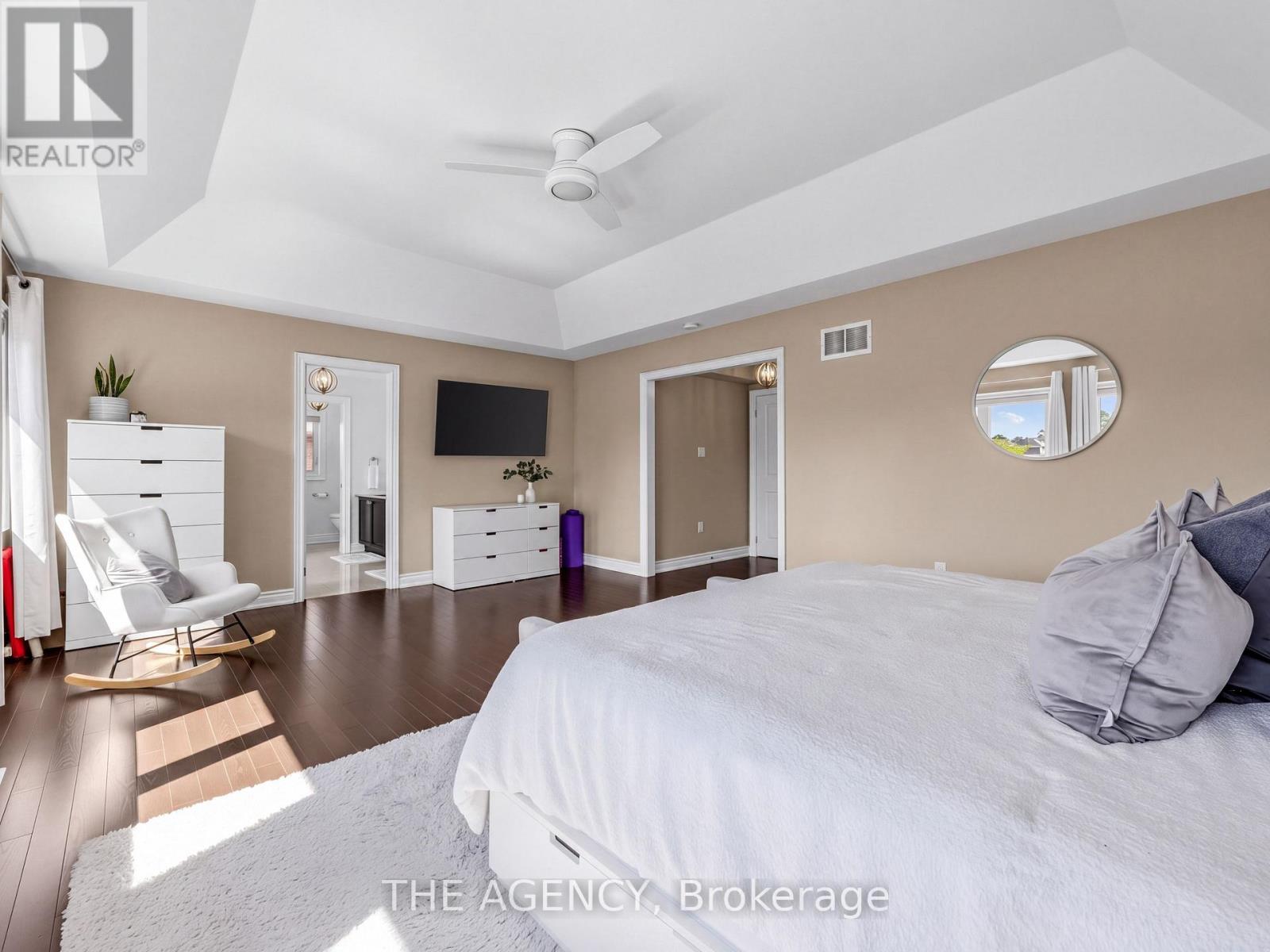 576 Oakwood Drive, Pickering, Ontario  L1W 2W7 - Photo 25 - E13650454