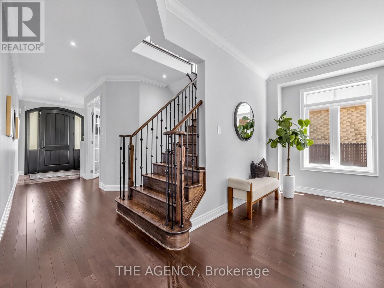 576 Oakwood Drive, Pickering, Ontario  L1W 2W7 - Photo 3 - E13650454