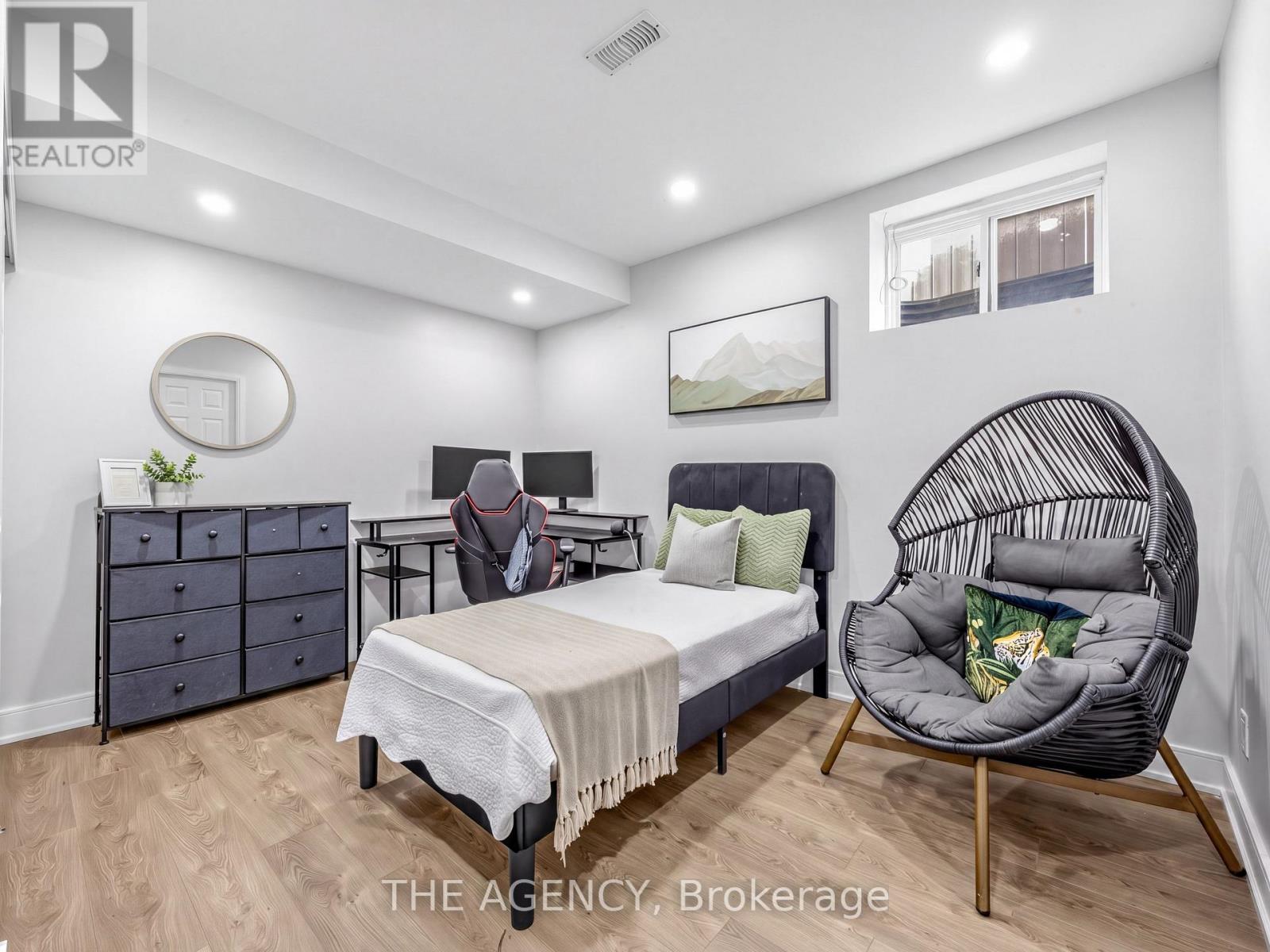 576 Oakwood Drive, Pickering, Ontario  L1W 2W7 - Photo 36 - E13650454