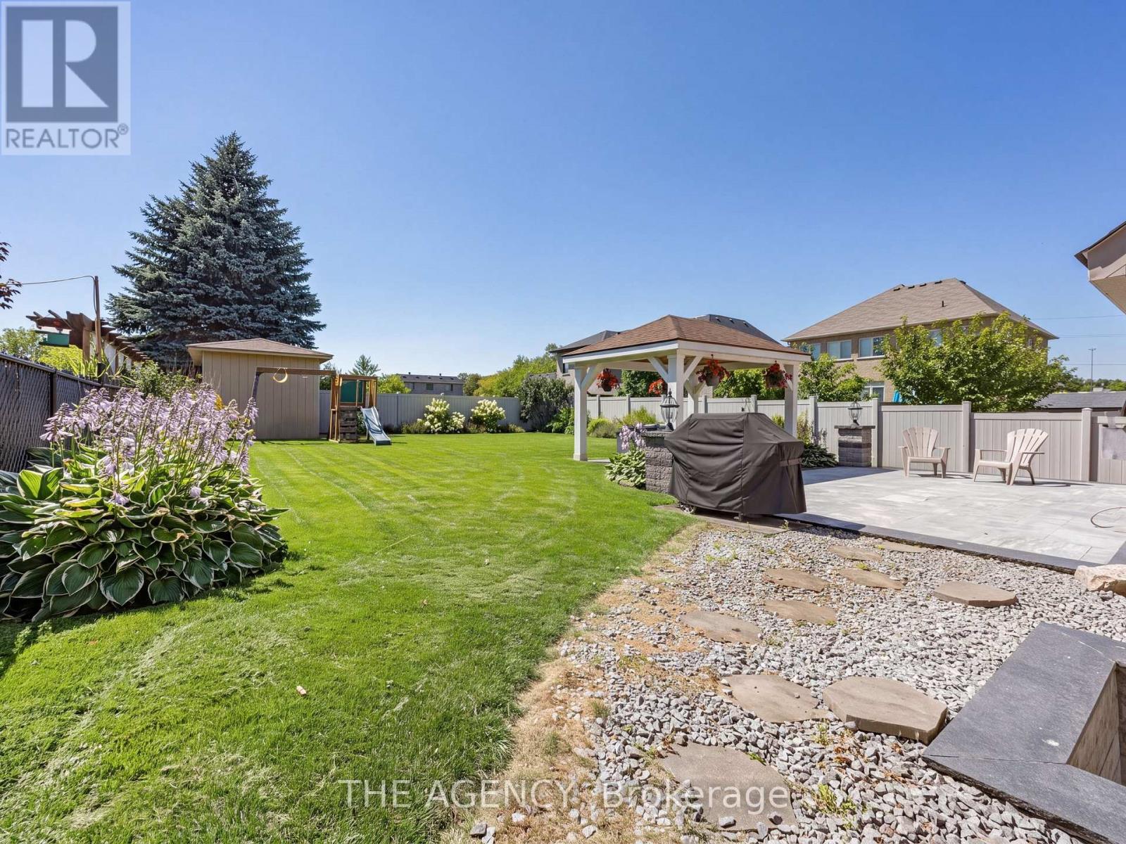 576 Oakwood Drive, Pickering, Ontario  L1W 2W7 - Photo 45 - E13650454
