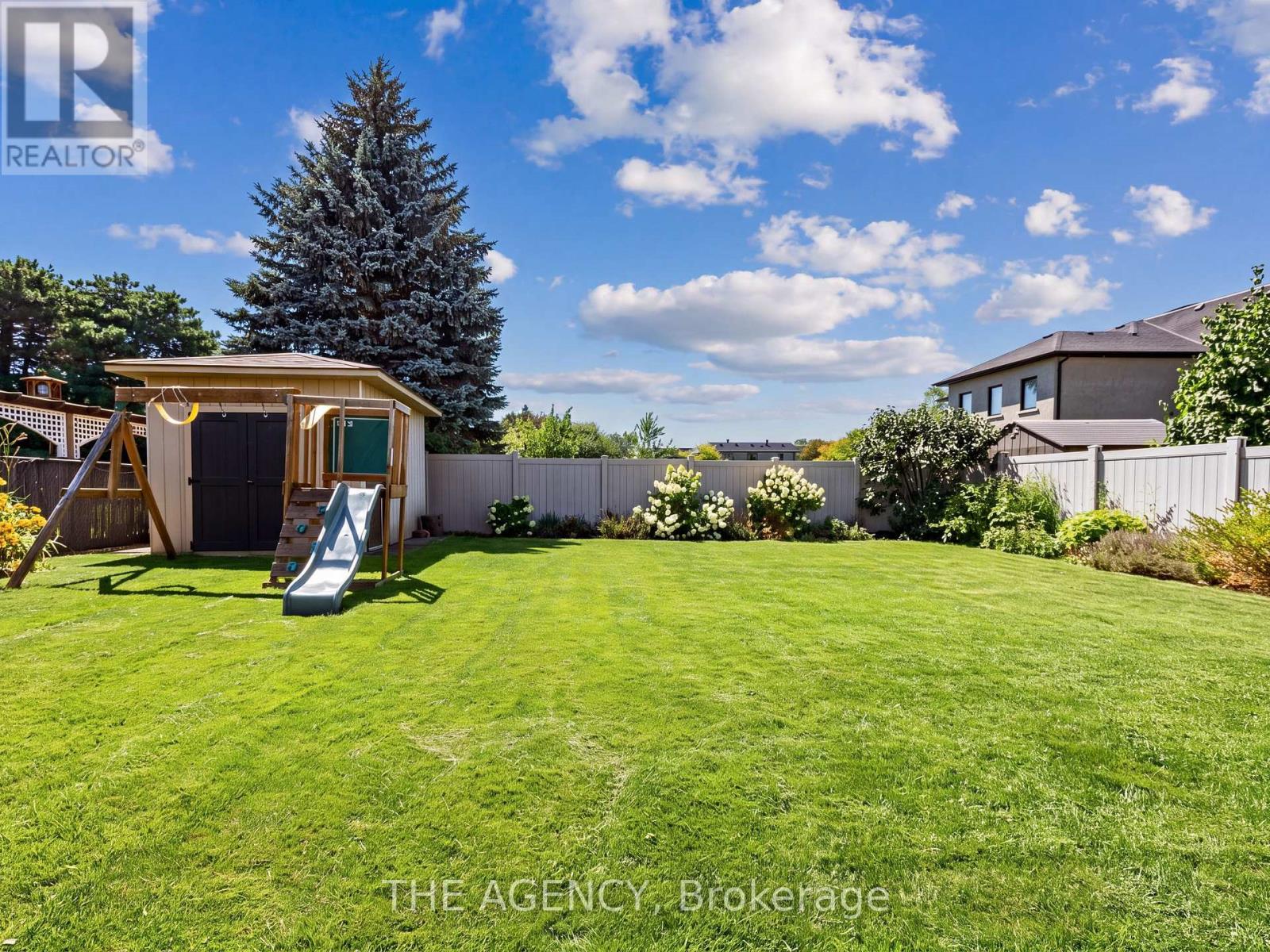 576 Oakwood Drive, Pickering, Ontario  L1W 2W7 - Photo 46 - E13650454