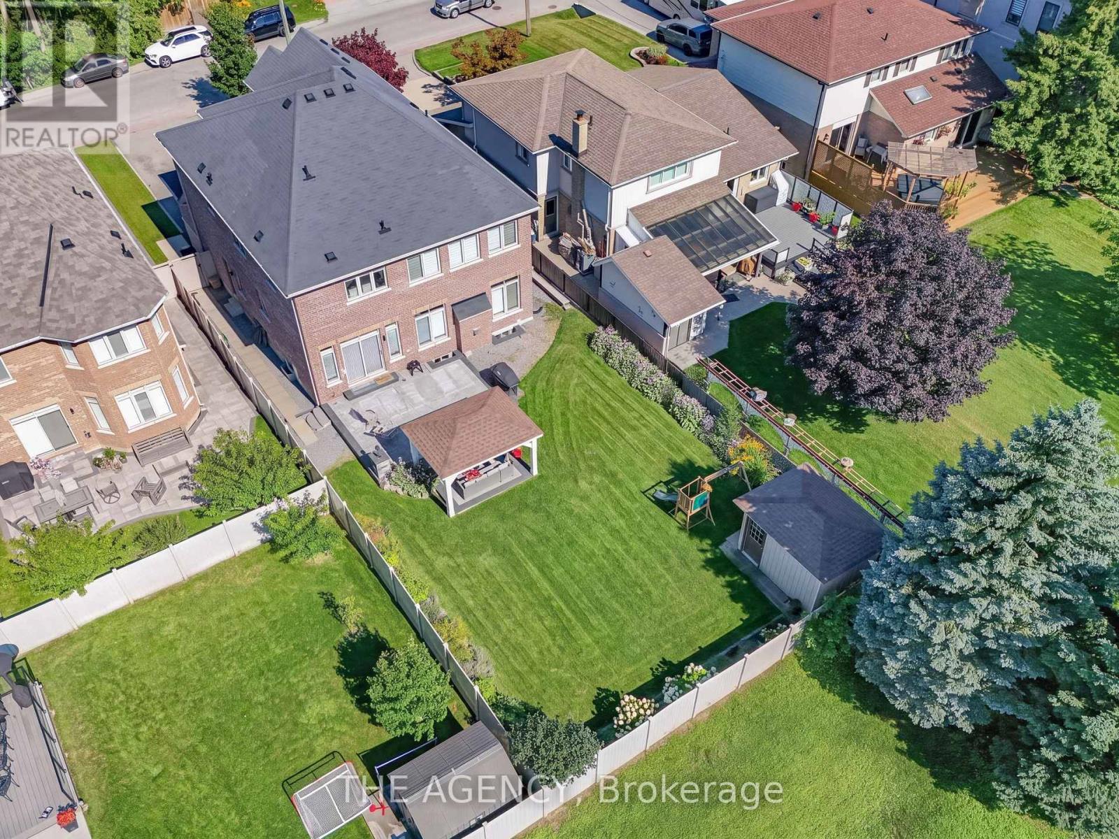 576 Oakwood Drive, Pickering, Ontario  L1W 2W7 - Photo 47 - E13650454
