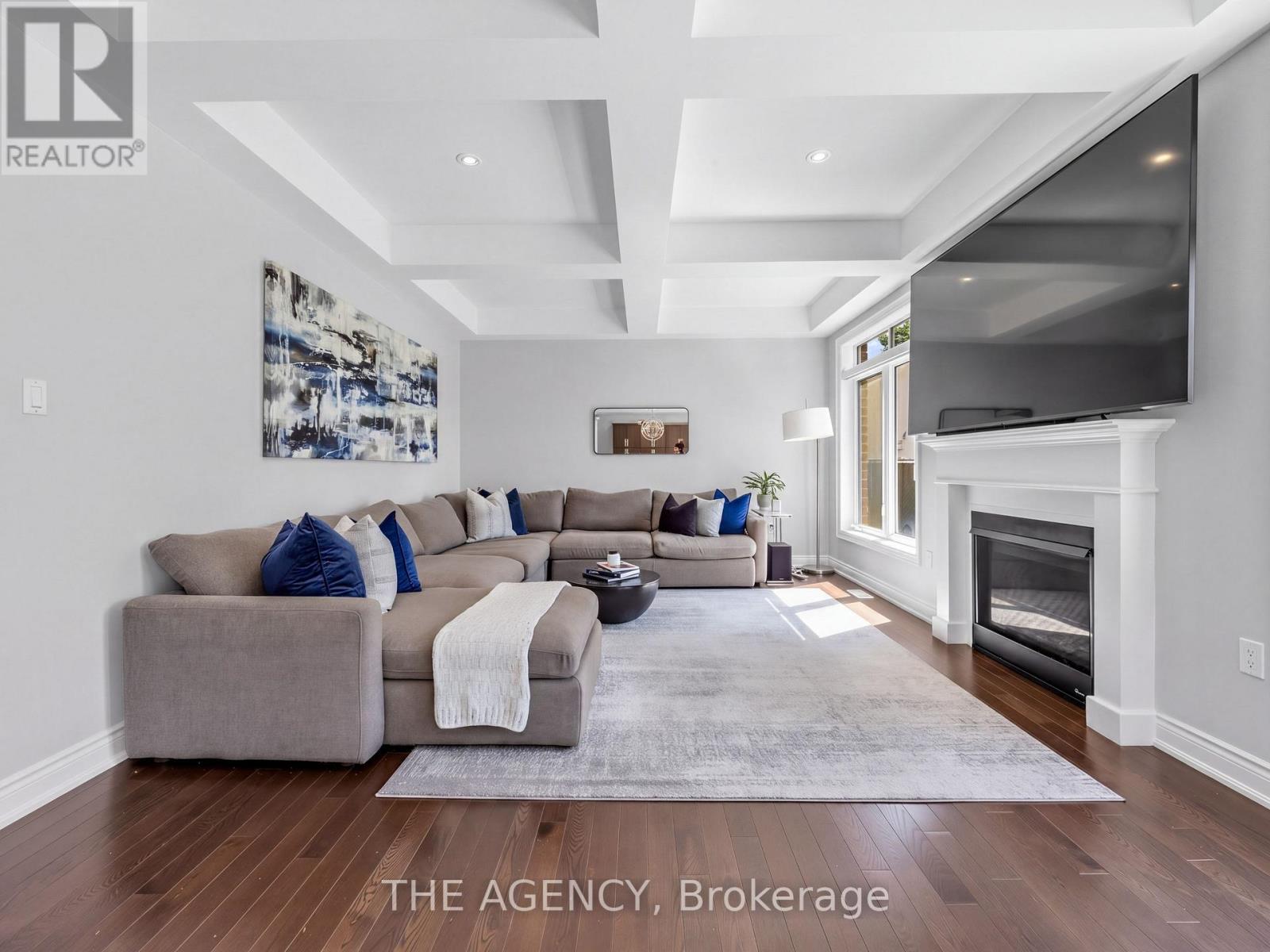 576 Oakwood Drive, Pickering, Ontario  L1W 2W7 - Photo 6 - E13650454