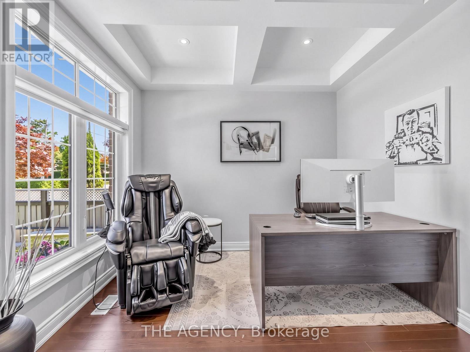 576 Oakwood Drive, Pickering, Ontario  L1W 2W7 - Photo 7 - E13650454