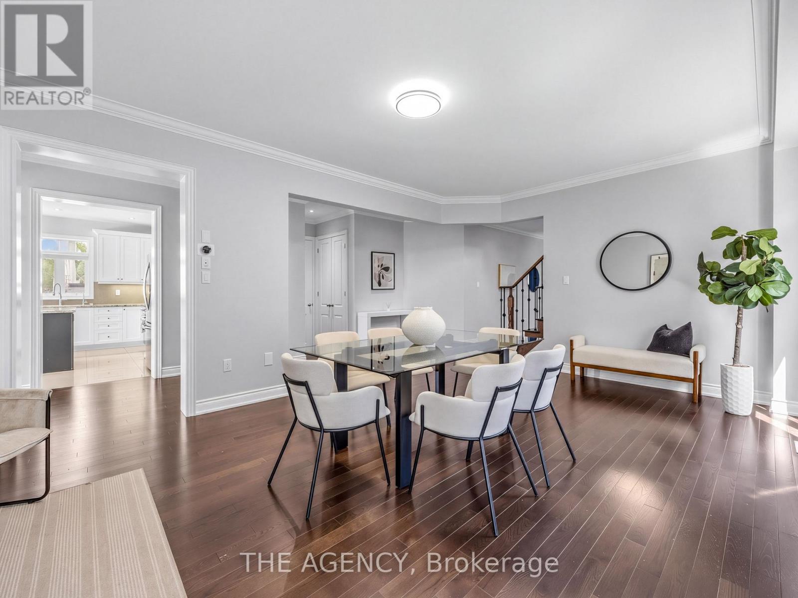 576 Oakwood Drive, Pickering, Ontario  L1W 2W7 - Photo 8 - E13650454