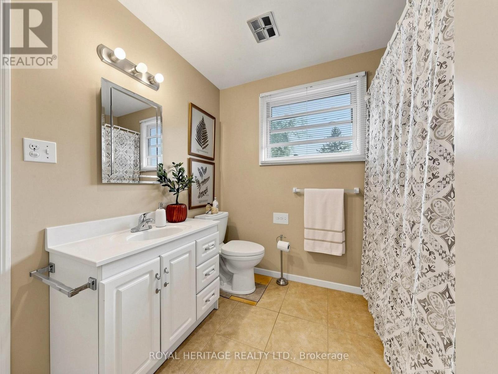 1015 Lavender Court, Oshawa, Ontario  L1G 3H2 - Photo 25 - E13650566
