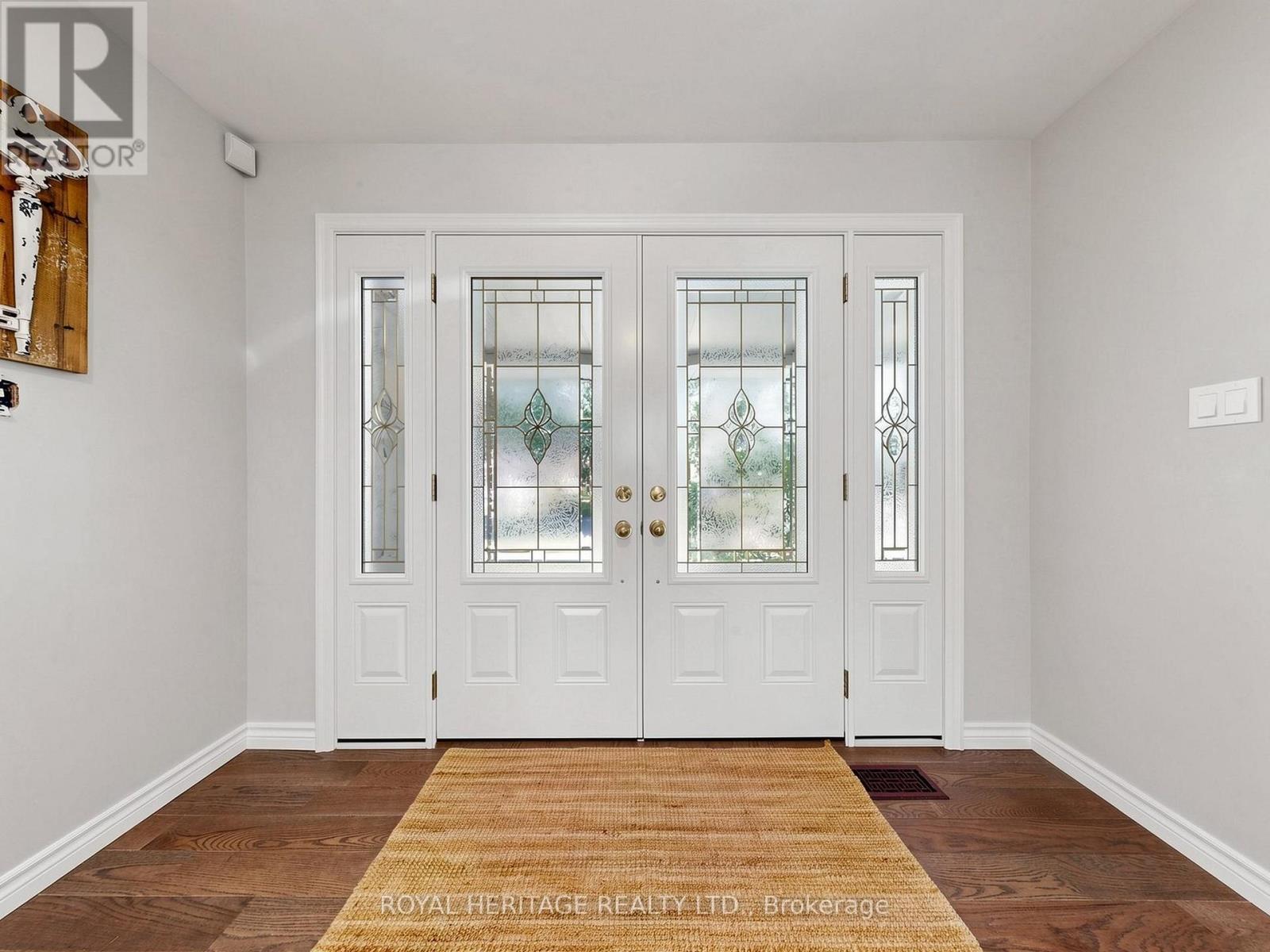 1015 Lavender Court, Oshawa, Ontario  L1G 3H2 - Photo 4 - E13650566