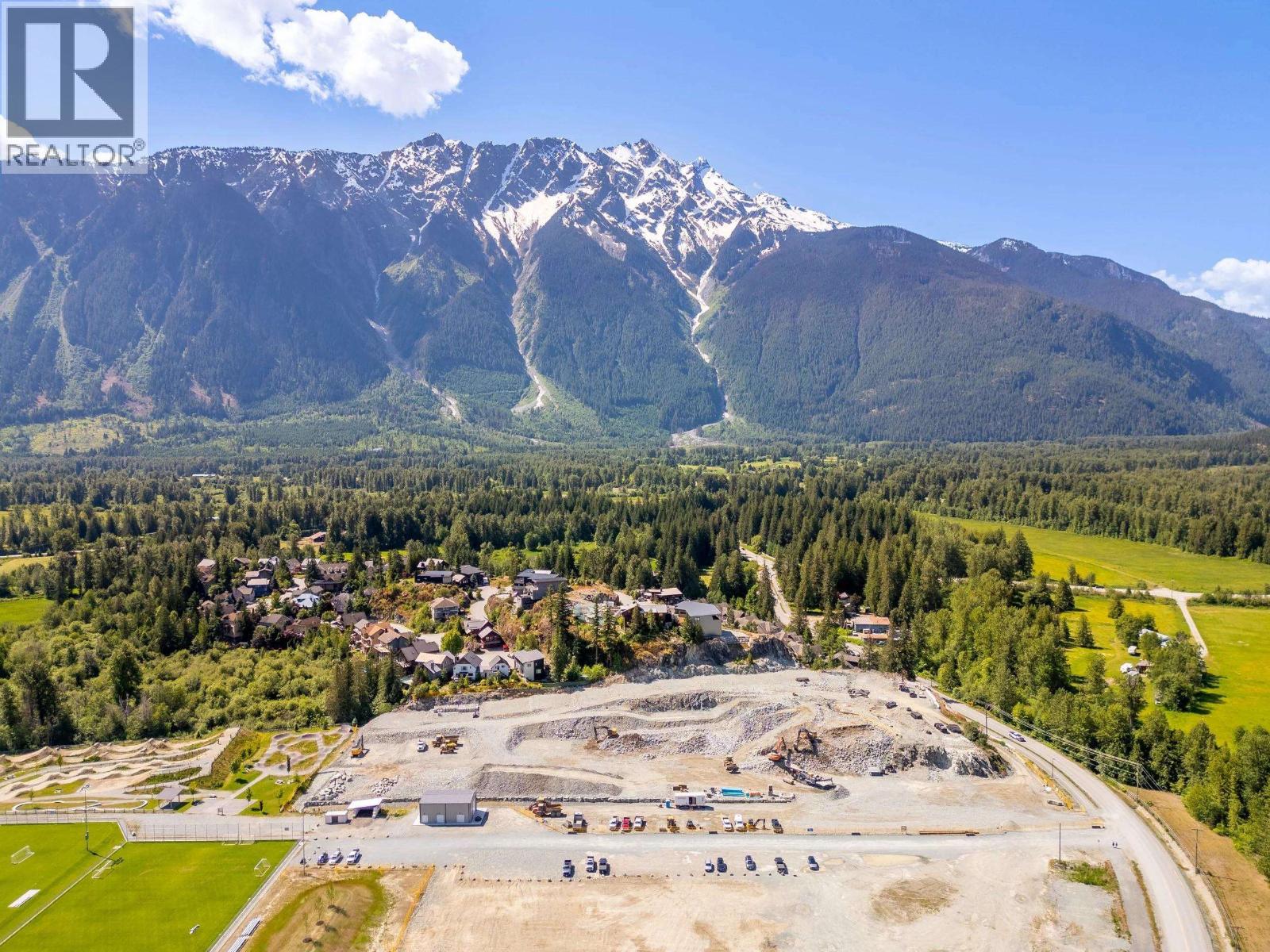 7232 Vistas Drive, Pemberton, British Columbia  V0N 2L0 - Photo 1 - R3153350