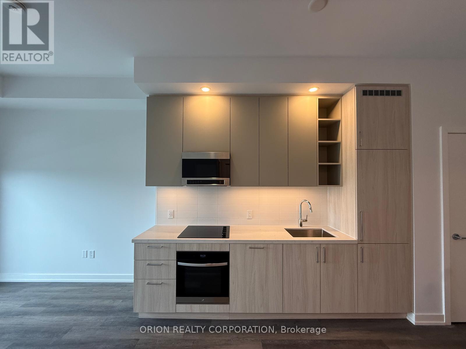 314 - 5 Meadowdale Road, Vaughan (Vaughan Corporate Centre), Ontario  L4K 0C7 - Photo 1 - N13650570