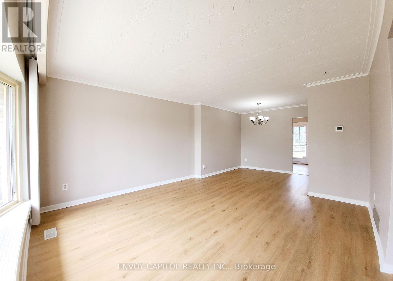 14 Faulkner Crescent, Toronto, Ontario  M9M 2C1 - Photo 13 - W13561452