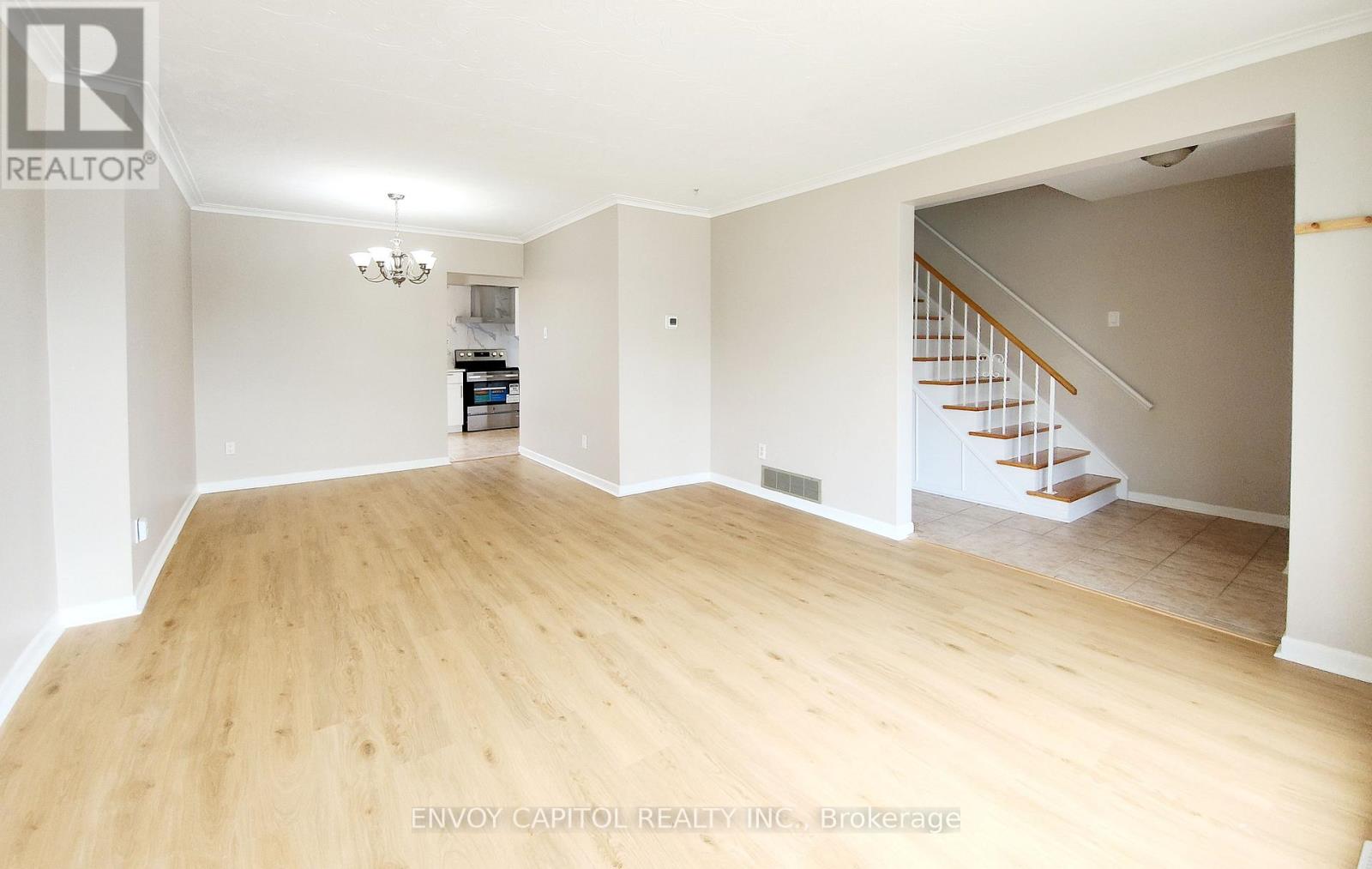 14 Faulkner Crescent, Toronto, Ontario  M9M 2C1 - Photo 14 - W13561452