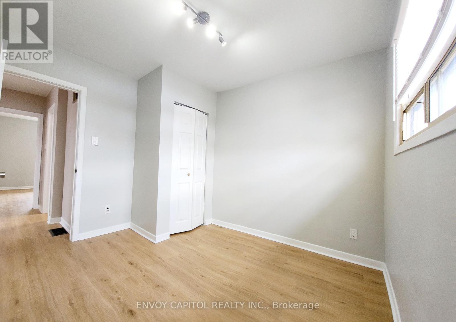 14 Faulkner Crescent, Toronto, Ontario  M9M 2C1 - Photo 21 - W13561452