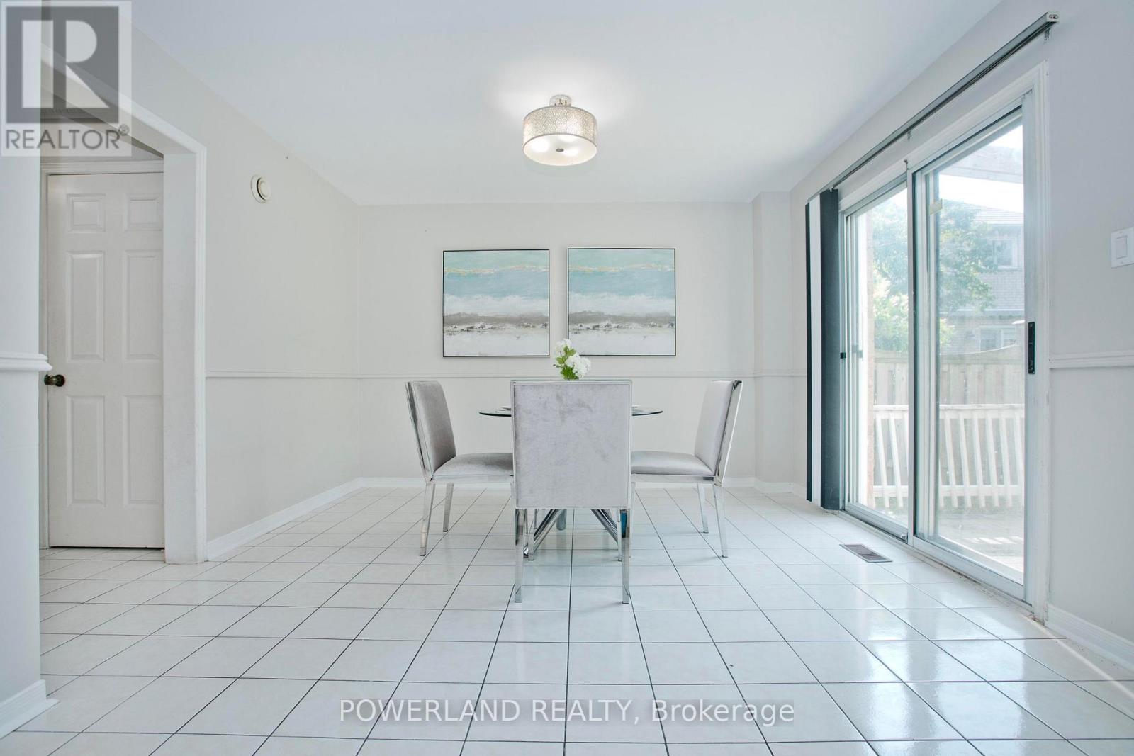 2441 Strathmore Crescent, Mississauga, Ontario  L5M 5K2 - Photo 11 - W13650518