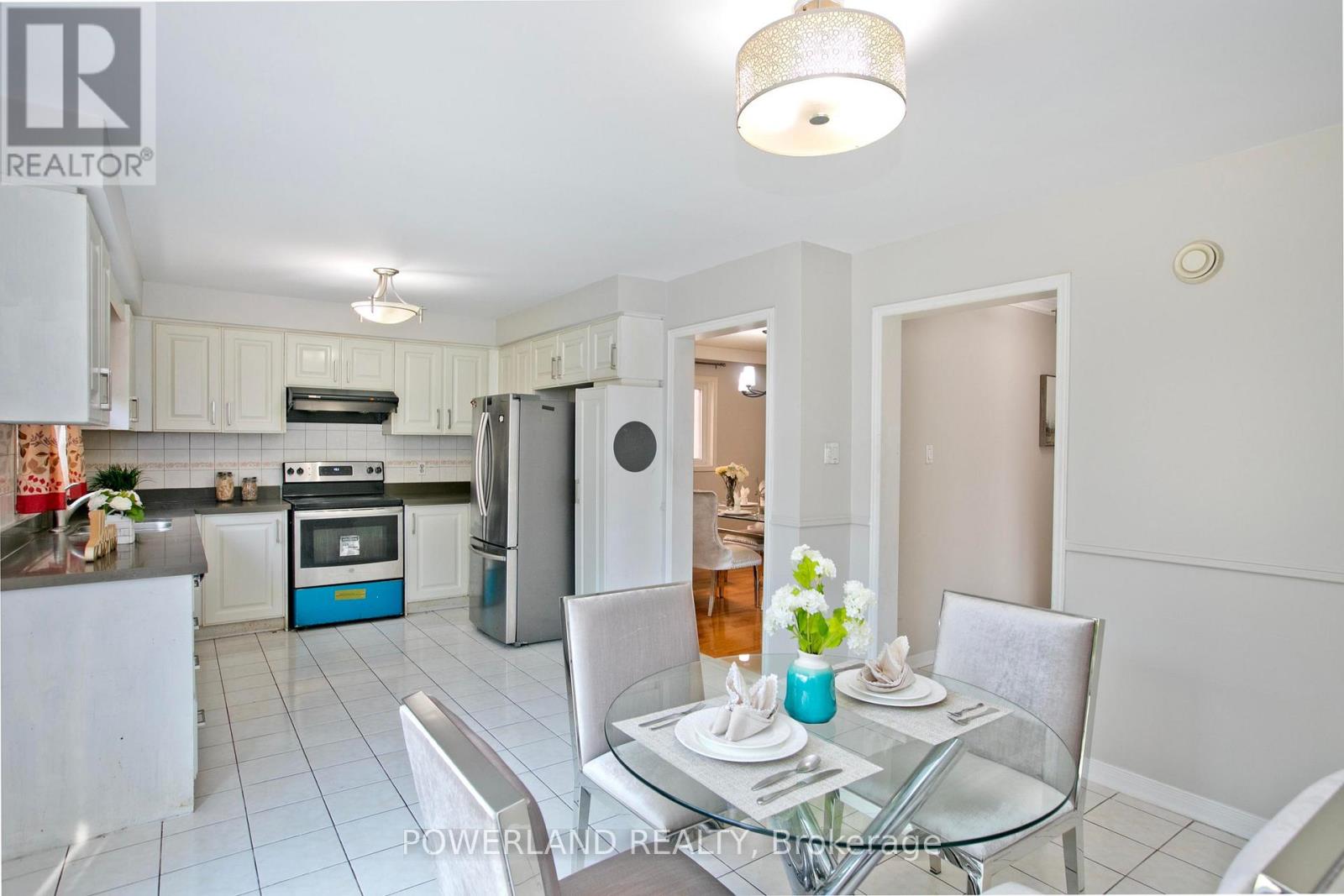 2441 Strathmore Crescent, Mississauga, Ontario  L5M 5K2 - Photo 15 - W13650518