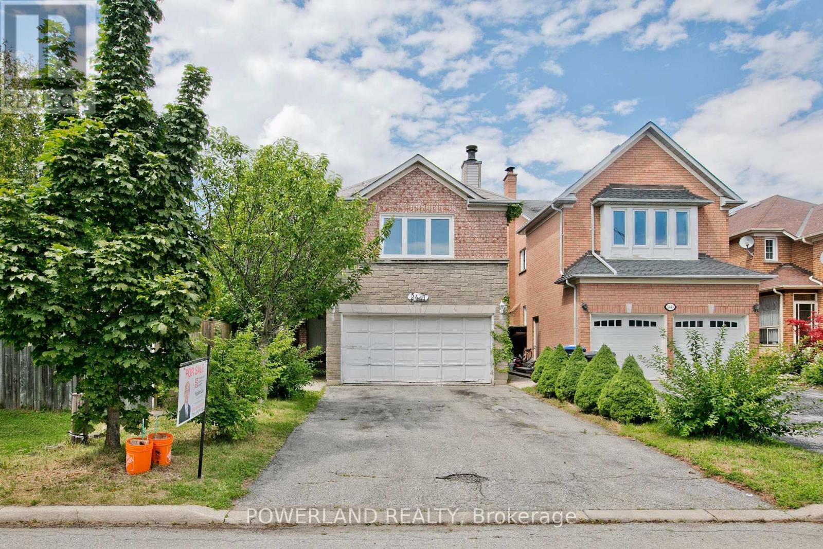 2441 Strathmore Crescent, Mississauga, Ontario  L5M 5K2 - Photo 2 - W13650518