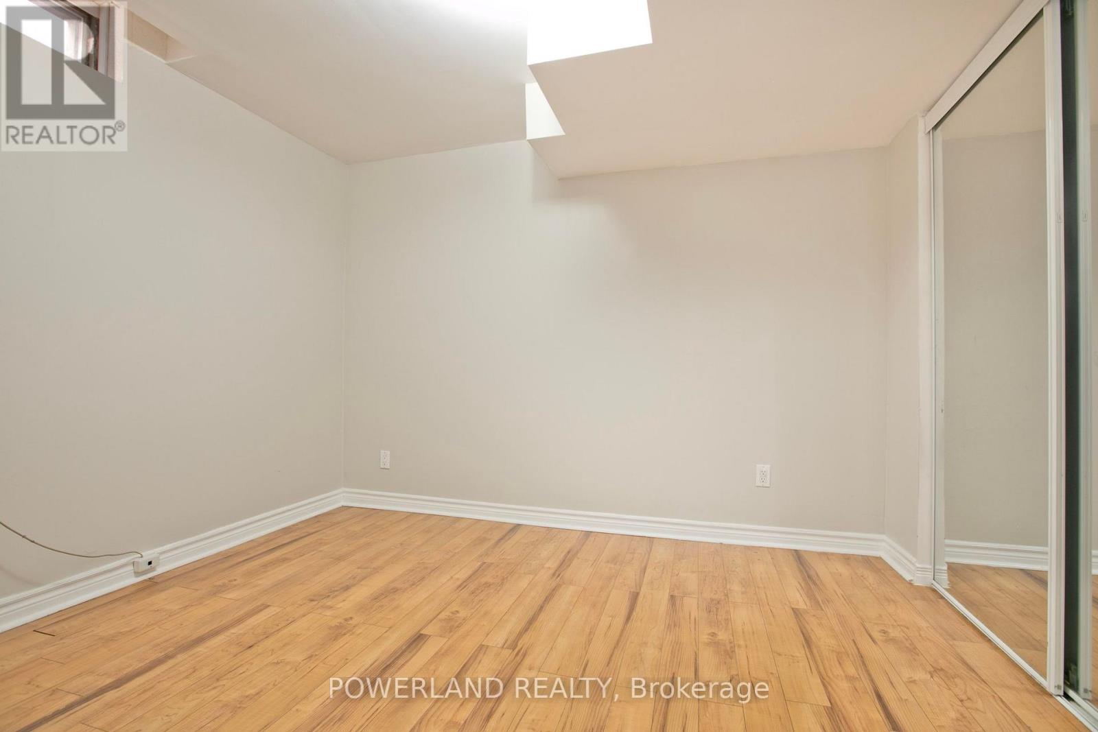 2441 Strathmore Crescent, Mississauga, Ontario  L5M 5K2 - Photo 33 - W13650518