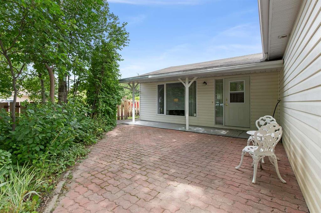 5 Park Avenue, Mitchell, Manitoba R5G 1G9 - Photo 1 - 202619538