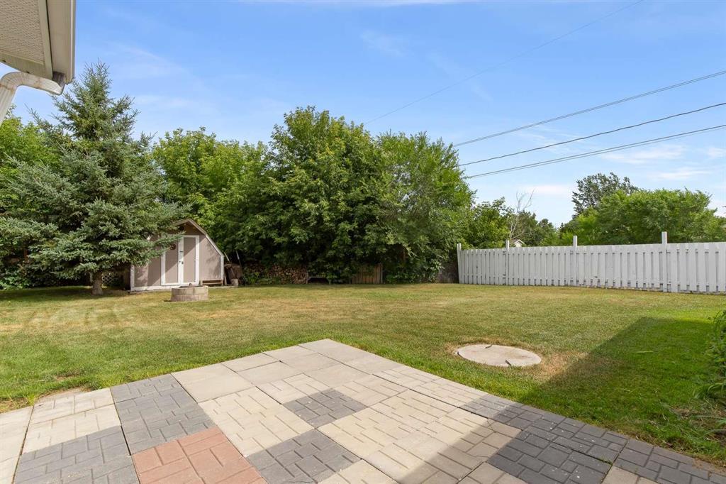 5 Park Avenue, Mitchell, Manitoba R5G 1G9 - Photo 2 - 202619538