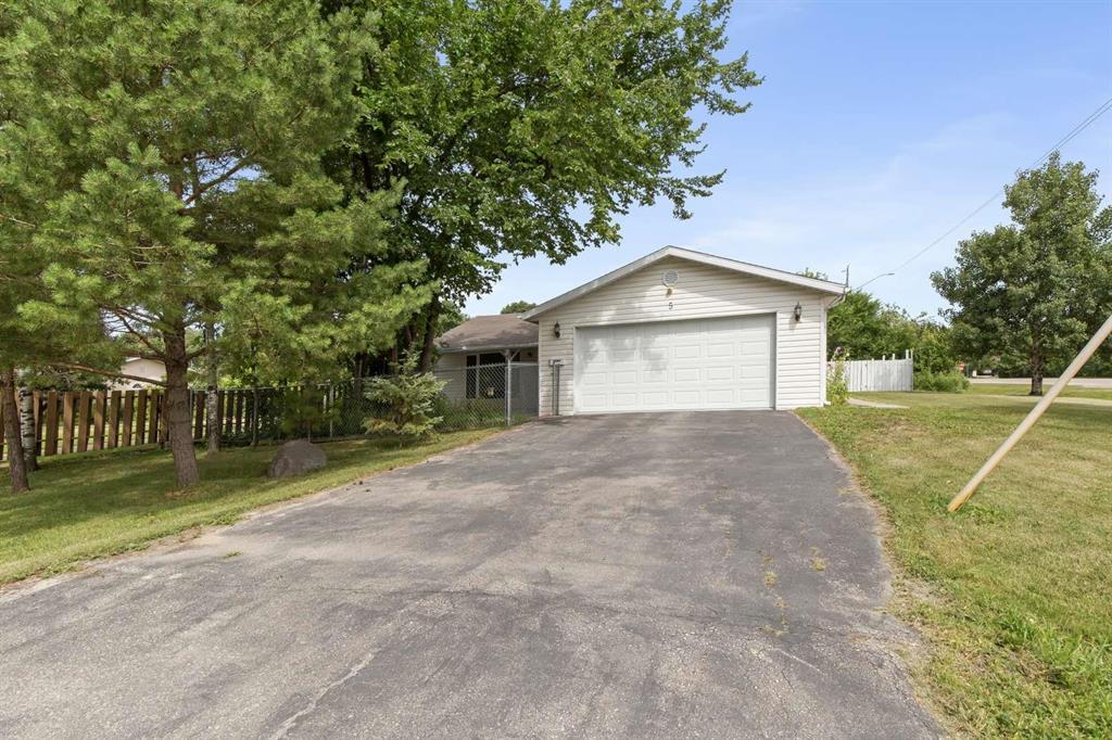 5 Park Avenue, Mitchell, Manitoba R5G 1G9 - Photo 24 - 202619538