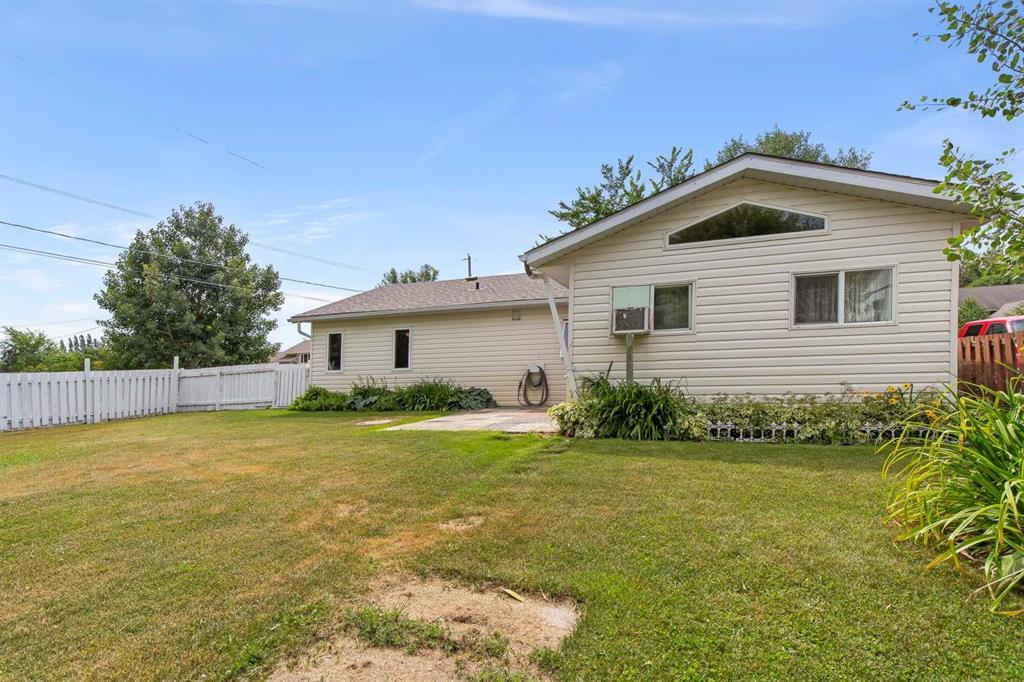 5 Park Avenue, Mitchell, Manitoba R5G 1G9 - Photo 4 - 202619538