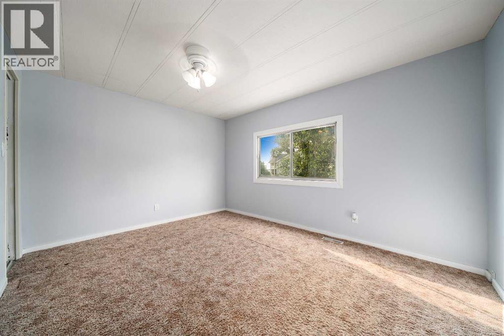 17 De Havilland Boulevard SW, Medicine Hat, Alberta  T1A 7Y6 - Photo 12 - A2332278