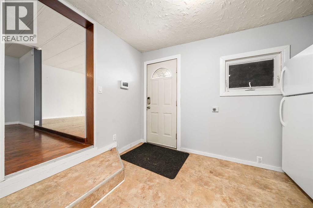17 De Havilland Boulevard SW, Medicine Hat, Alberta  T1A 7Y6 - Photo 4 - A2332278