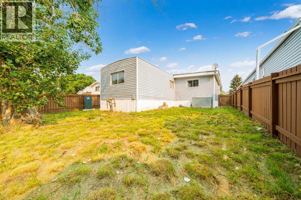 17 De Havilland Boulevard SW, Medicine Hat, Alberta  T1A 7Y6 - Photo 19 - A2332278