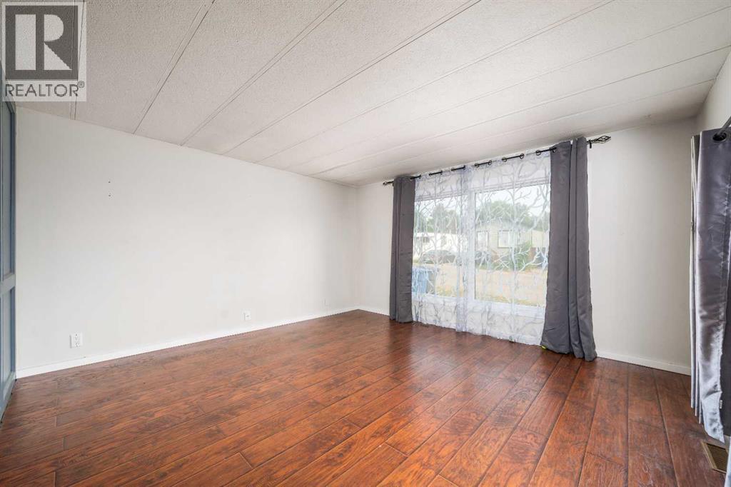 17 De Havilland Boulevard SW, Medicine Hat, Alberta  T1A 7Y6 - Photo 11 - A2332278
