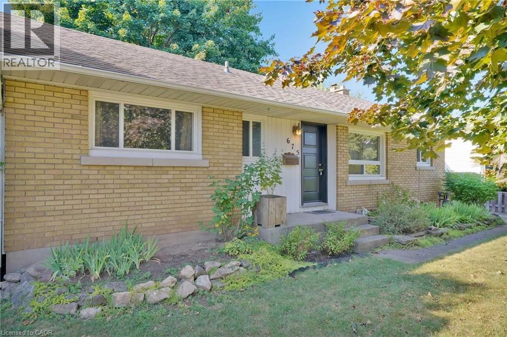 675 INVERNESS Avenue, Burlington, Ontario