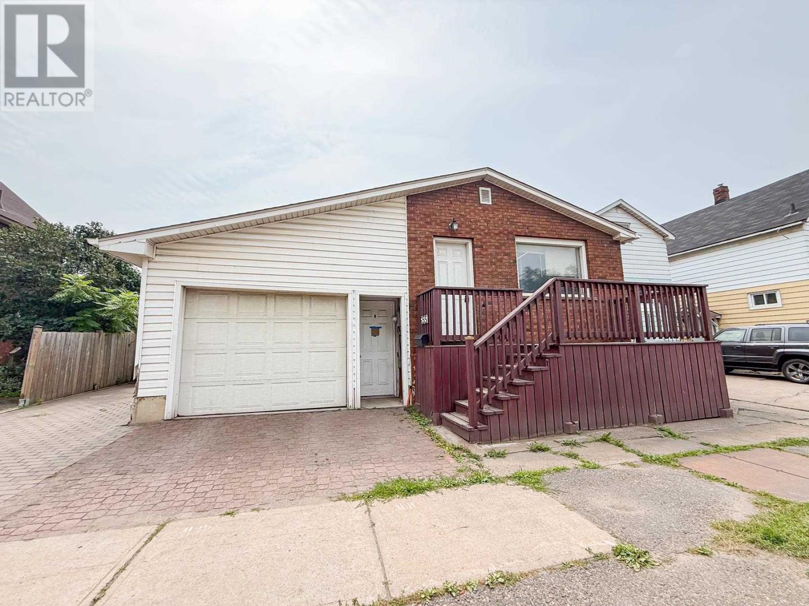 655 Queen St W, Sault Ste. Marie, Ontario  P6A 1B1 - Photo 2 - SM262028