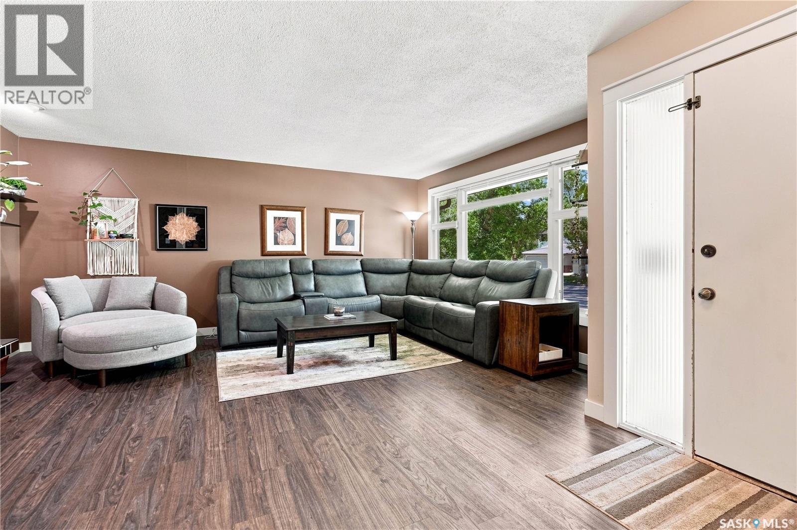 29 Everett Crescent, Regina, Saskatchewan  S4S 2M8 - Photo 3 - SK044655