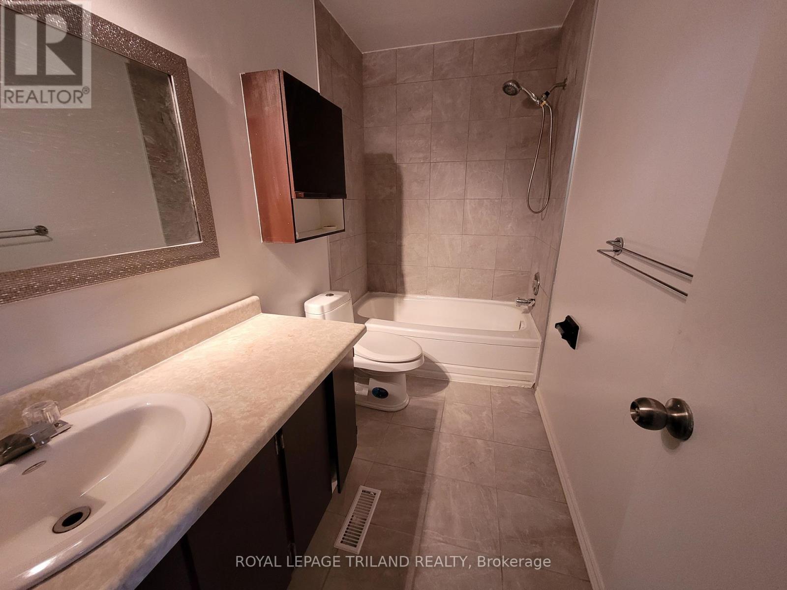 7 - 358 Homestead Court, London North, Ontario  N6G 2E9 - Photo 5 - X13650614