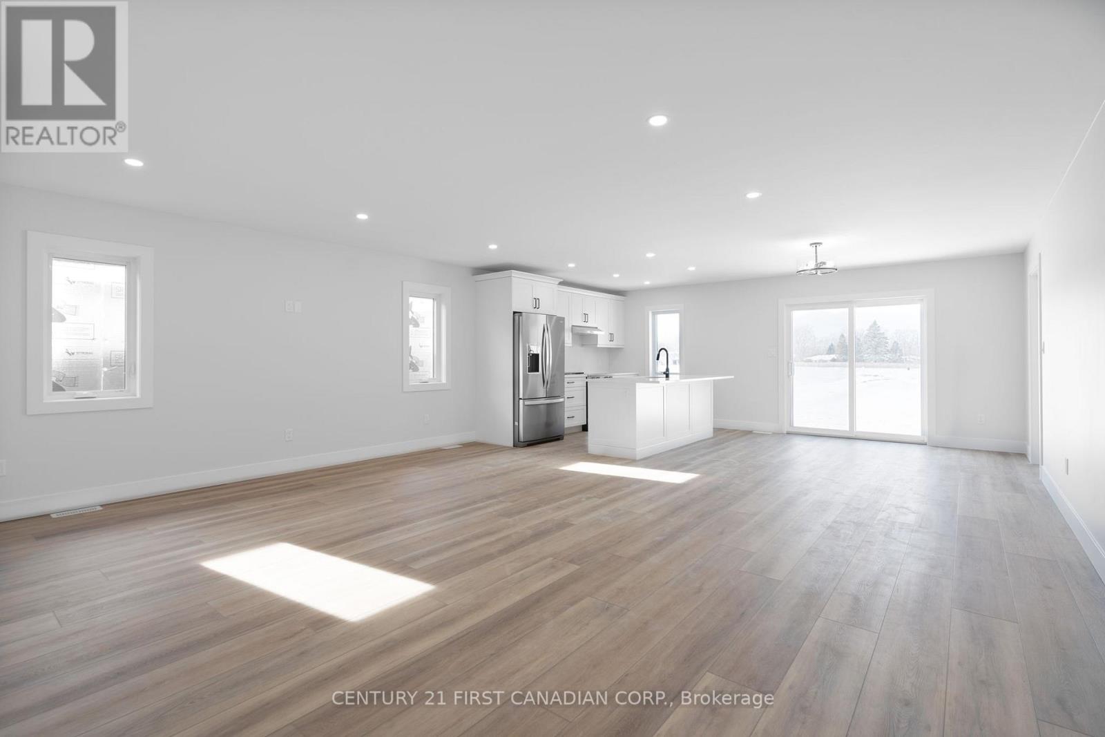 29 Sheldabren Street, North Middlesex, Ontario  N0M 1A0 - Photo 12 - X13650700