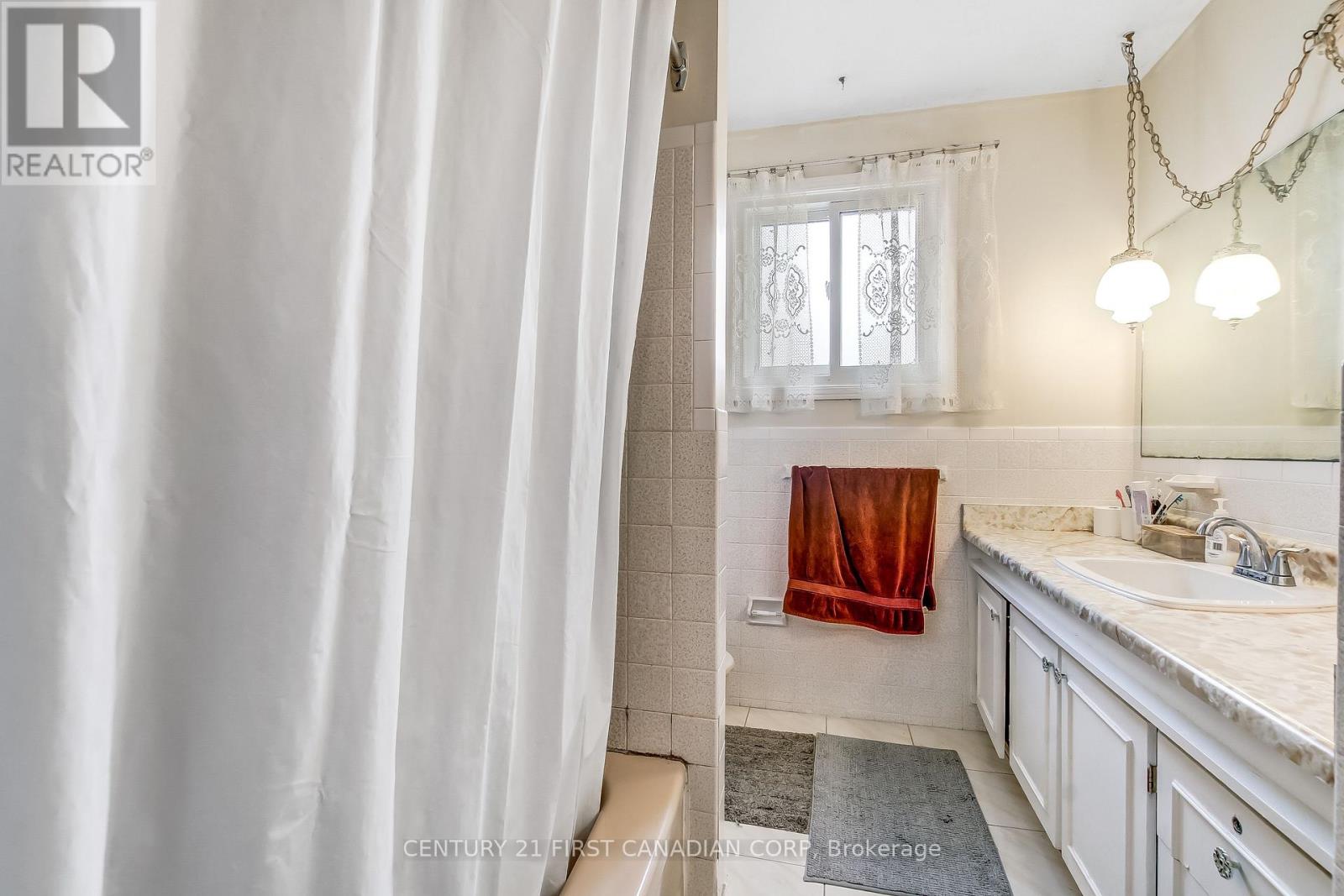 698 Chiddington Avenue, London South, Ontario  N6C 2W8 - Photo 13 - X13650896
