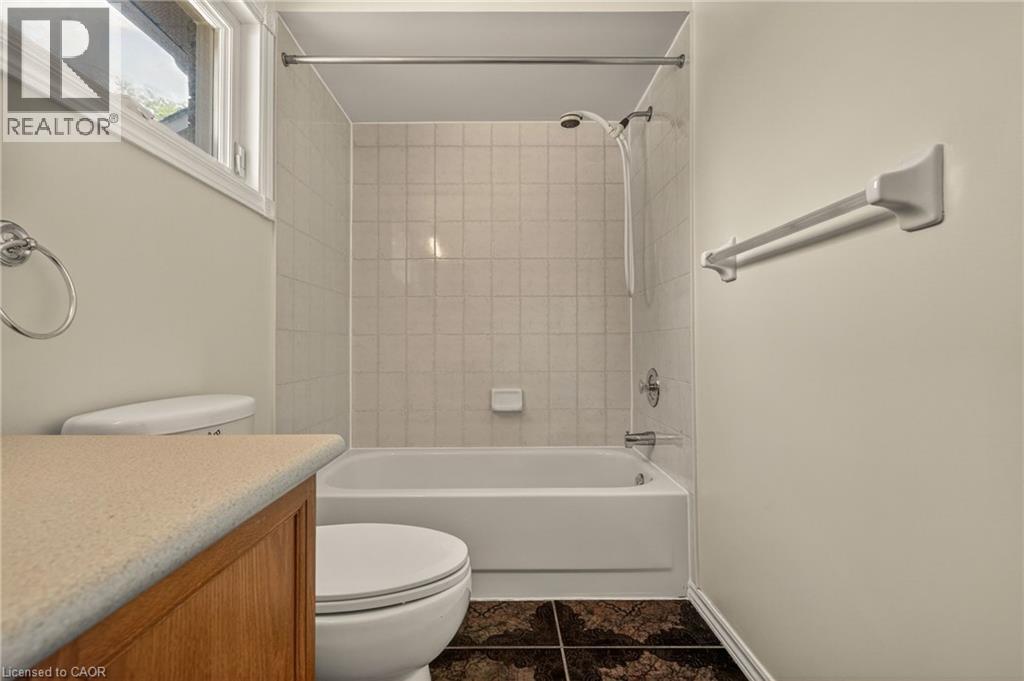 11 Pirie Drive Unit# 19, Dundas, Ontario  L9H 6Z6 - Photo 14 - 40832172