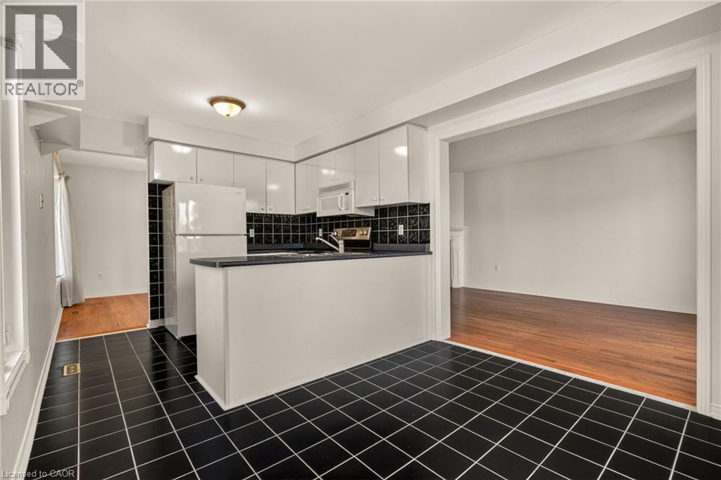 11 Pirie Drive Unit# 19, Dundas, Ontario  L9H 6Z6 - Photo 19 - 40832172