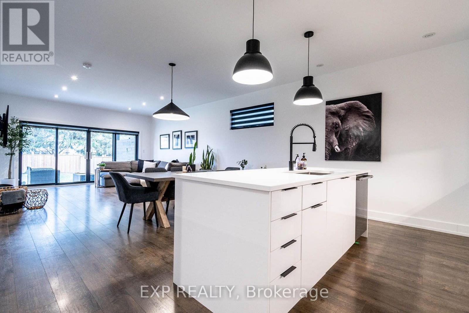 8889 Angie Drive, Niagara Falls, Ontario  L2H 3W8 - Photo 4 - X13650676
