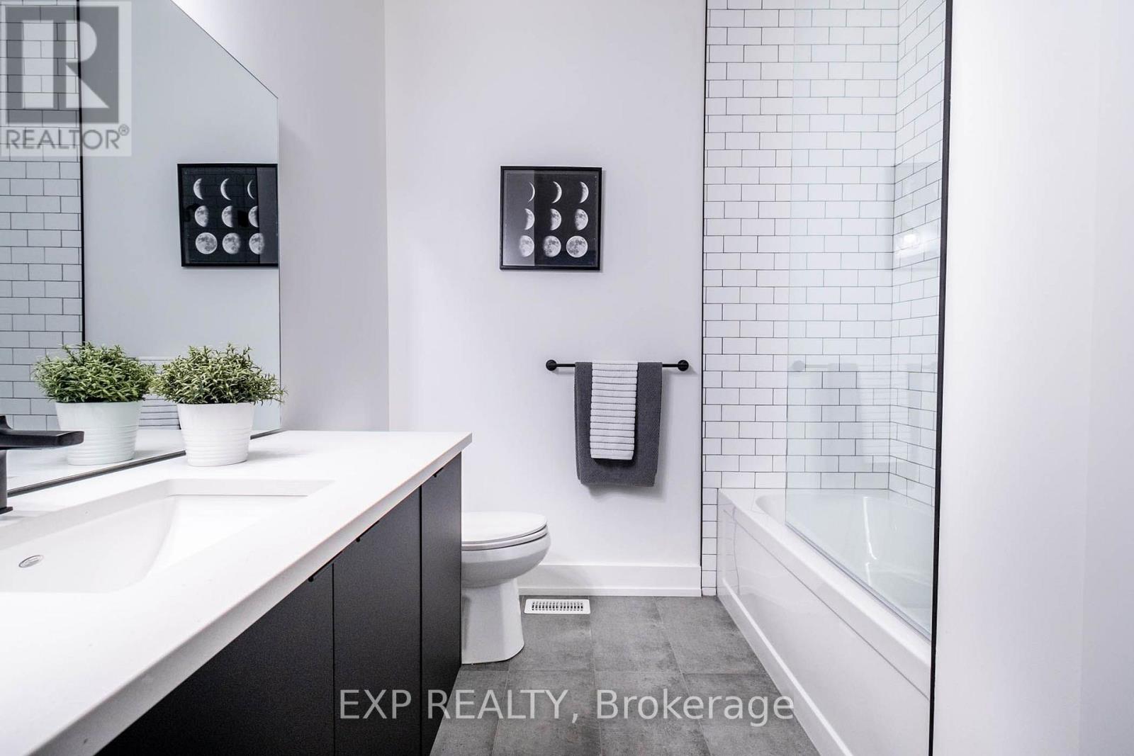 8889 Angie Drive, Niagara Falls, Ontario  L2H 3W8 - Photo 6 - X13650676
