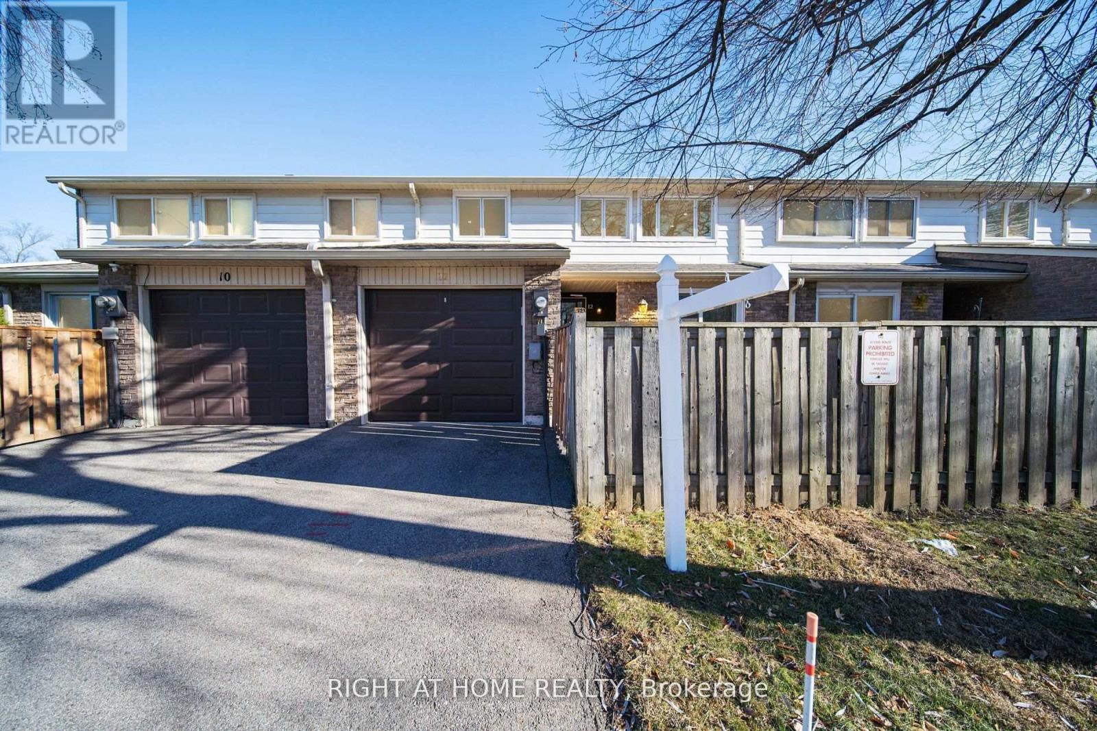 12 LACE FERNWAY WAY W, Toronto, Ontario